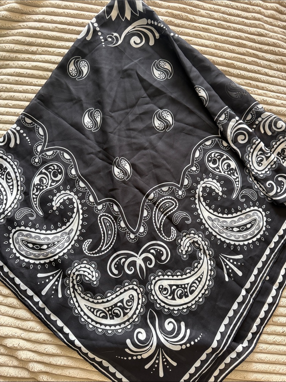 Black & White Paisley Women's Scarf - Classic Bandana Print